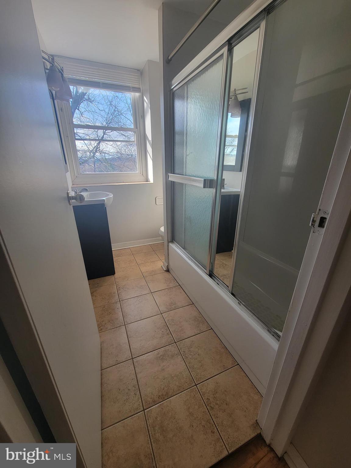 3225 Ryerson Circle Halethorpe, MD 21227 - Photo 13 of 43