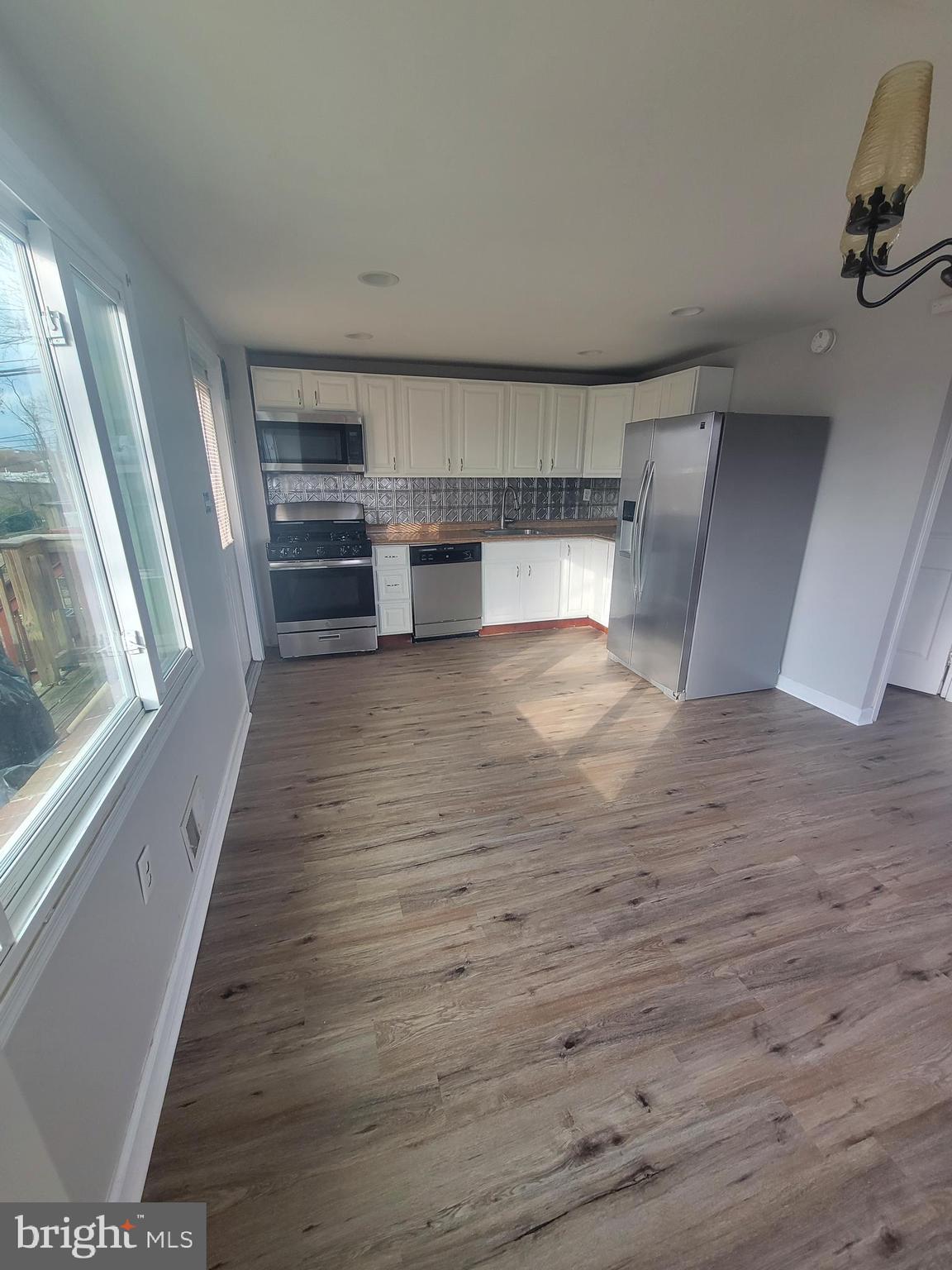 3225 Ryerson Circle Halethorpe, MD 21227 - Photo 8 of 43