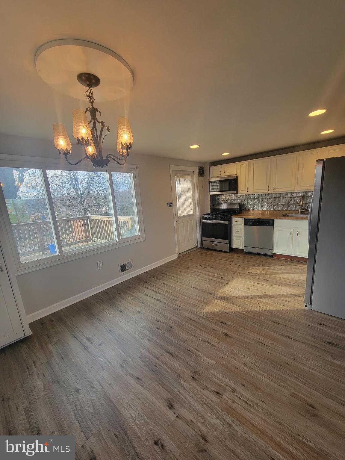 3225 Ryerson Circle Halethorpe, MD 21227 - Photo 9 of 43