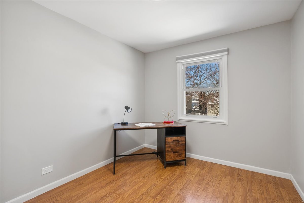 1405 Regency Lane Round Lake, IL 60073 - Photo 15 of 21