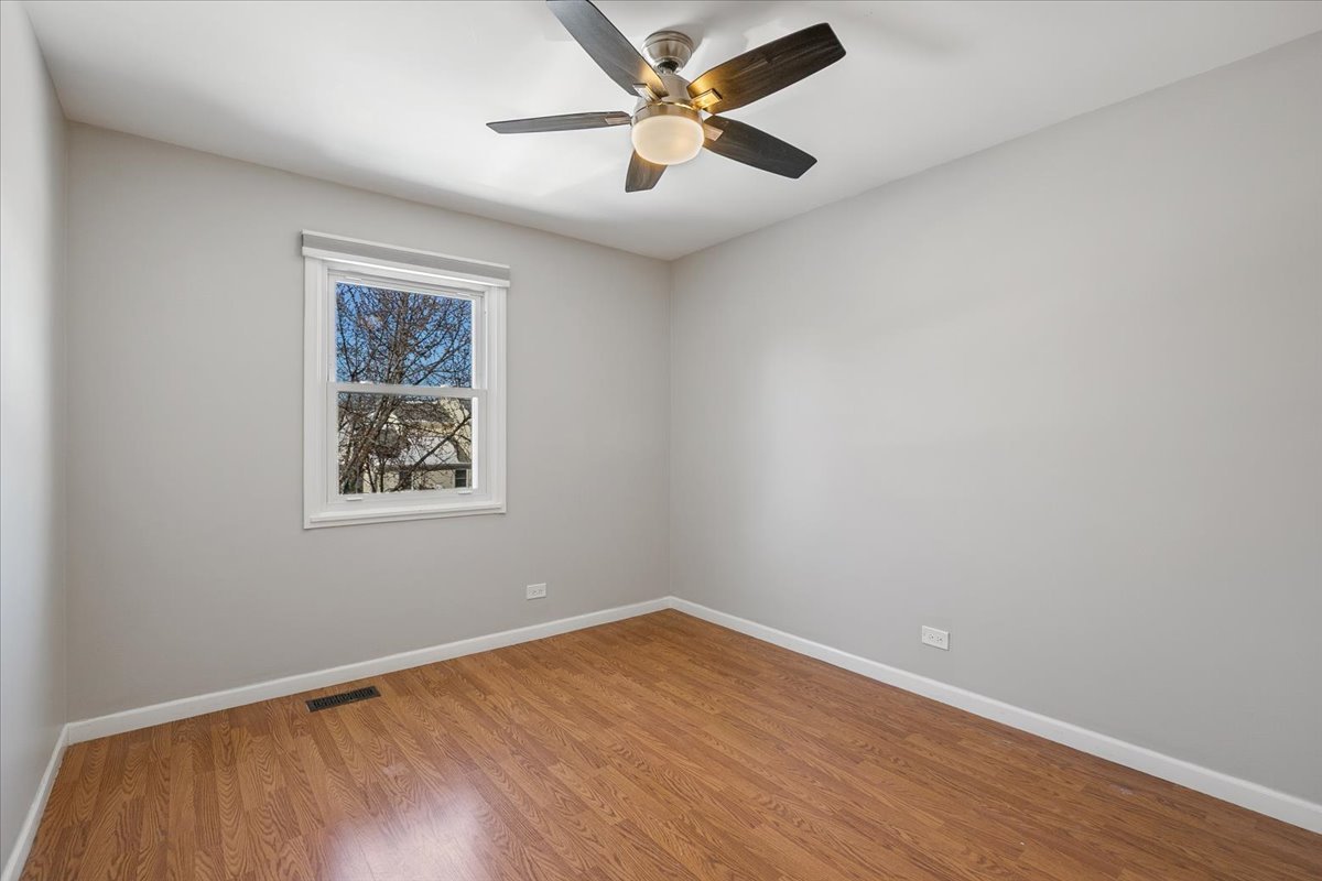 1405 Regency Lane Round Lake, IL 60073 - Photo 16 of 21