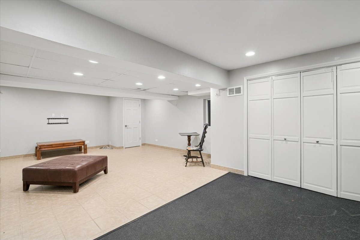 1405 Regency Lane Round Lake, IL 60073 - Photo 18 of 21