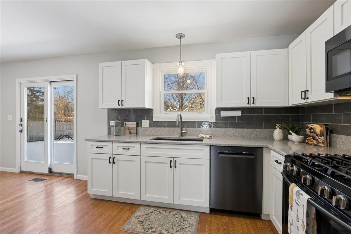 1405 Regency Lane Round Lake, IL 60073 - Photo 6 of 21