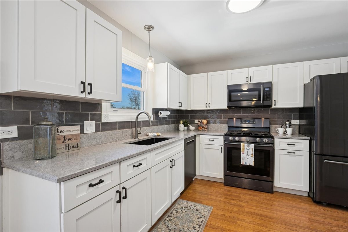 1405 Regency Lane Round Lake, IL 60073 - Photo 7 of 21