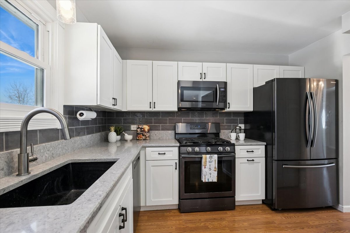 1405 Regency Lane Round Lake, IL 60073 - Photo 8 of 21