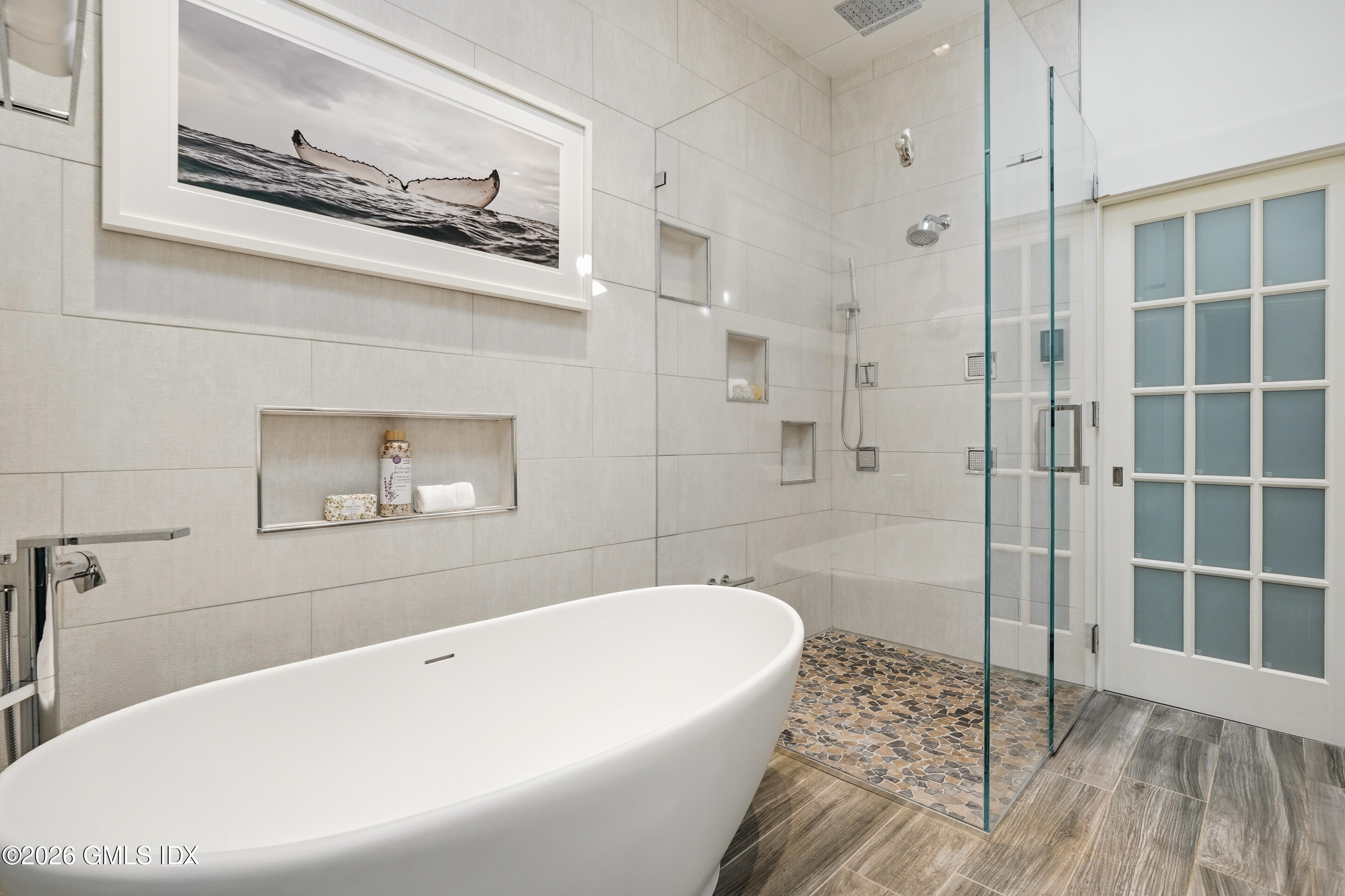 8 Willowmere Avenue Riverside, CT 06878 - Photo 31 of 50 Soaking Tub and Shower