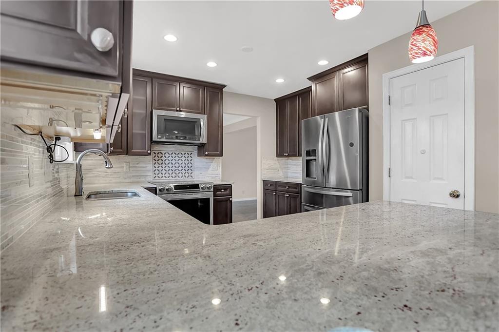 7668 Willow Ridge Fishers, IN 46038 - Photo 15 of 59 Gallery Image 15