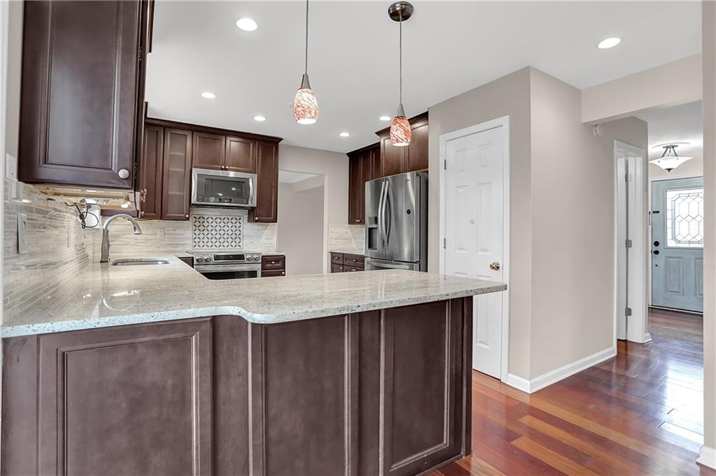 7668 Willow Ridge Fishers, IN 46038 - Photo 16 of 59 Gallery Image 16