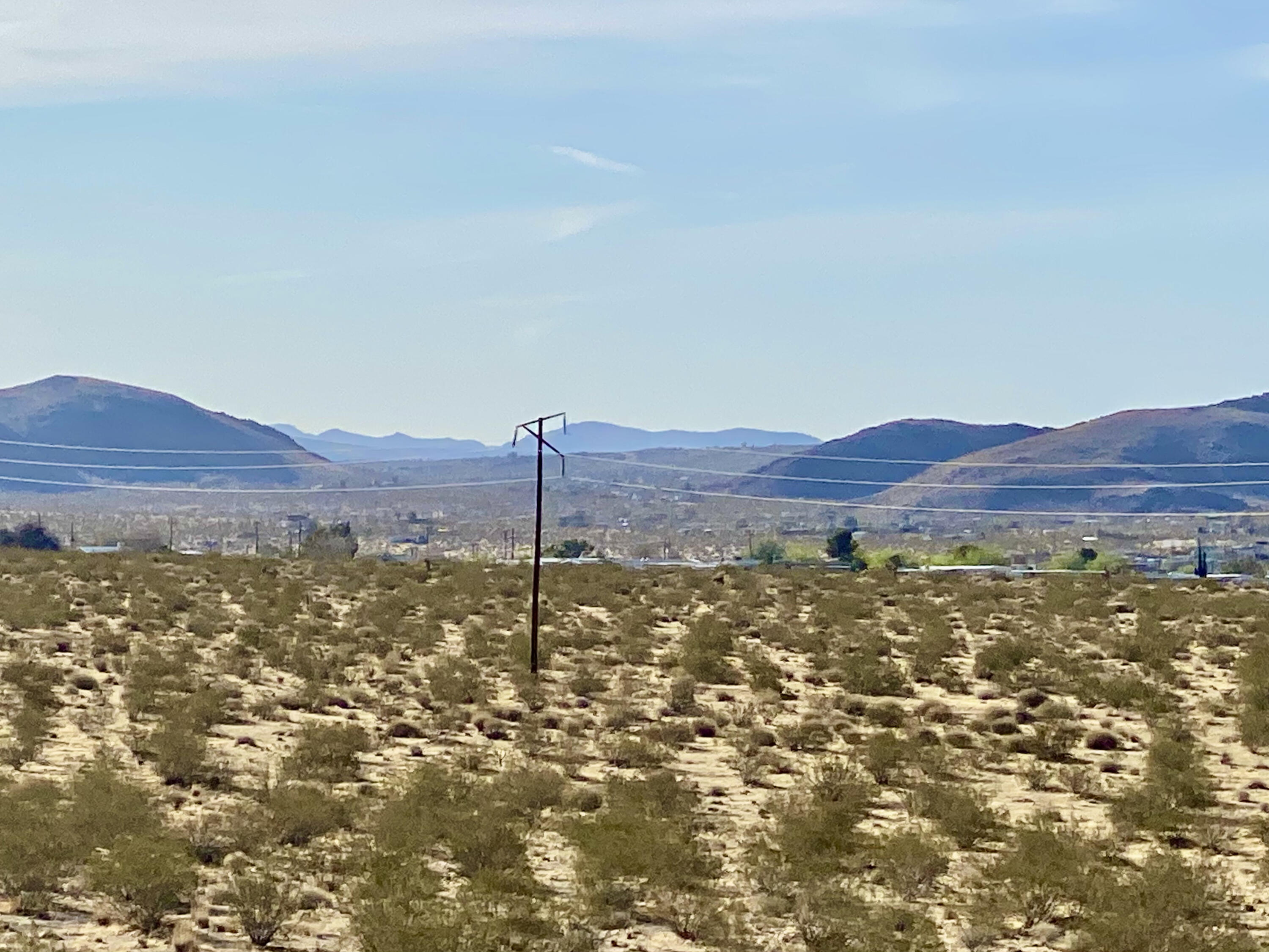 104 Sullivan Road Joshua Tree, CA 92252 - Photo 9 of 25 a view of an ocean