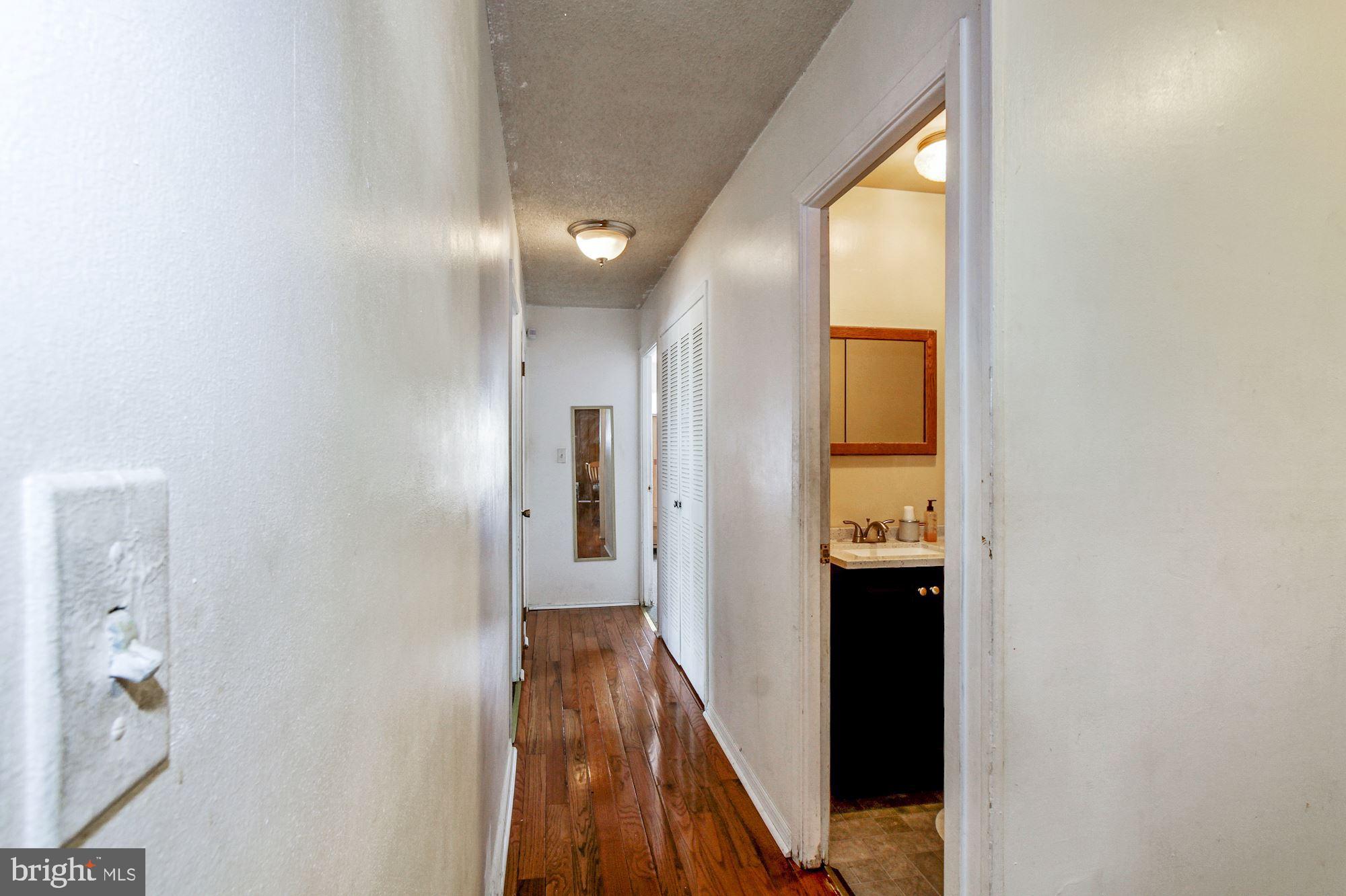 26 Bendix Lane Willingboro, NJ 08046 - Photo 14 of 21 Hallway