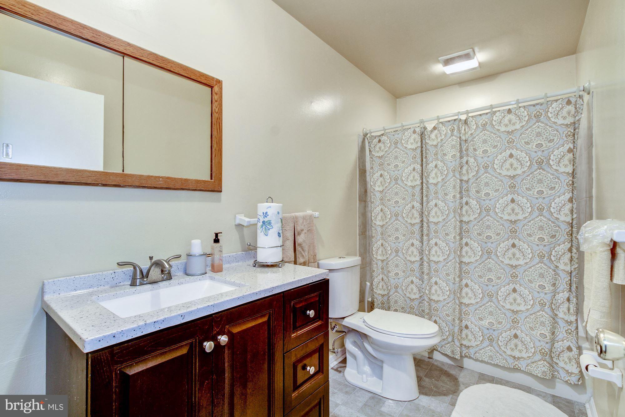 26 Bendix Lane Willingboro, NJ 08046 - Photo 15 of 21 Main Full Bathroom