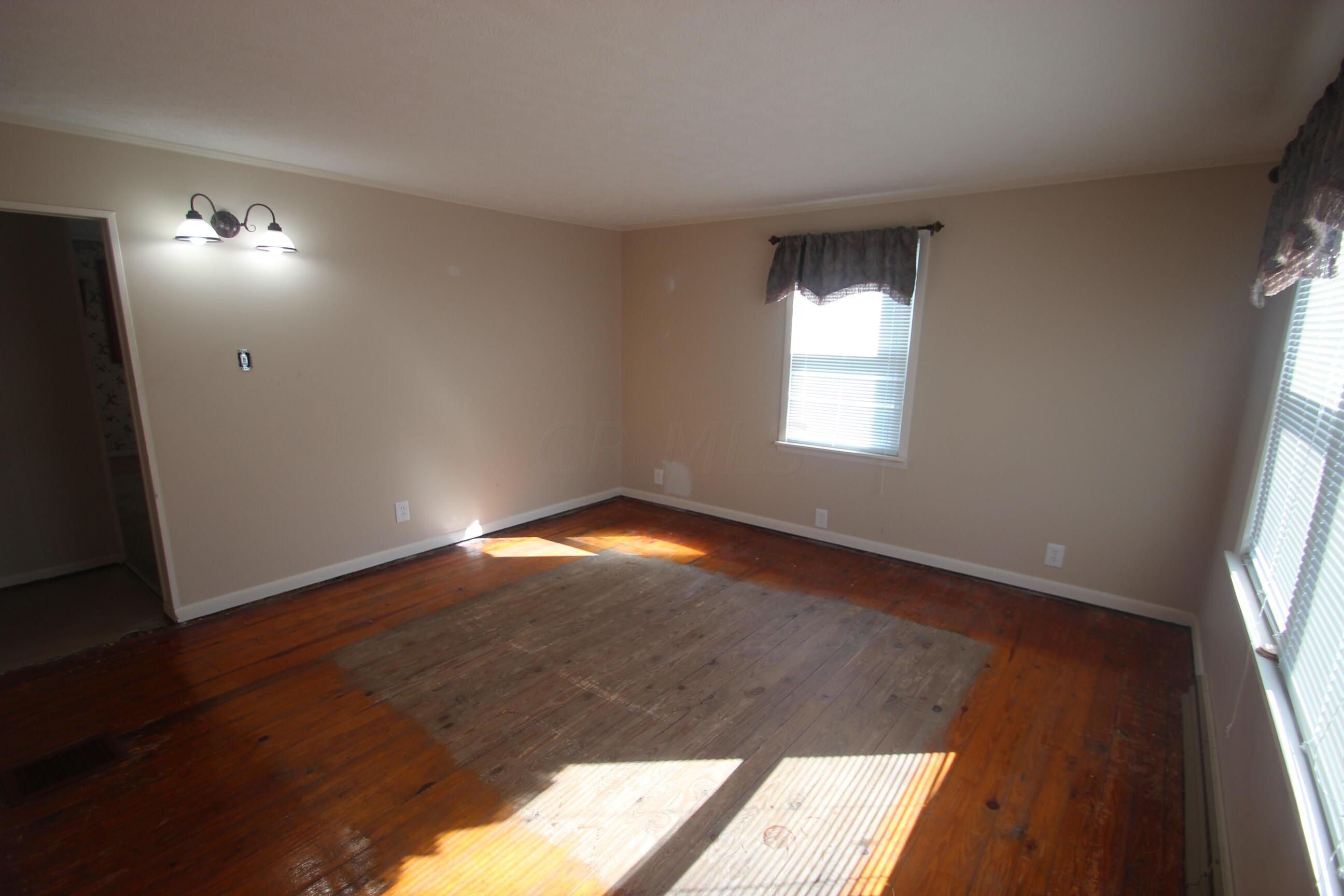 540 Newmans-Cardington Road West Prospect, OH 43342 - Photo 16 of 41 Living room from front door.