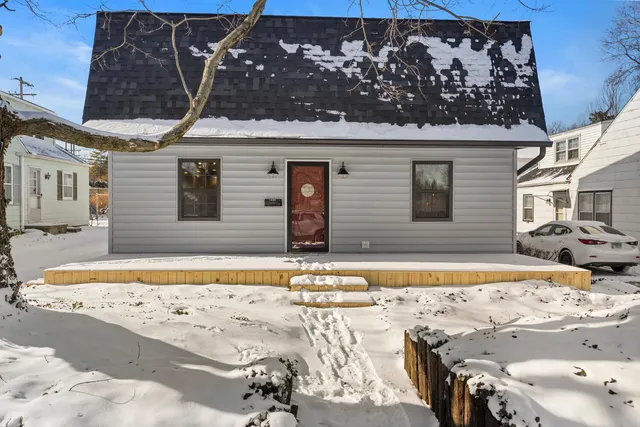 $274,500 | 311 South Van Doren Street, Champaign, IL 61820