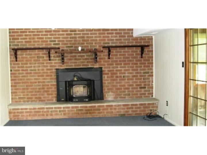 906 Capitol Road Norristown, PA 19403 - Photo 14 of 20 Family Room