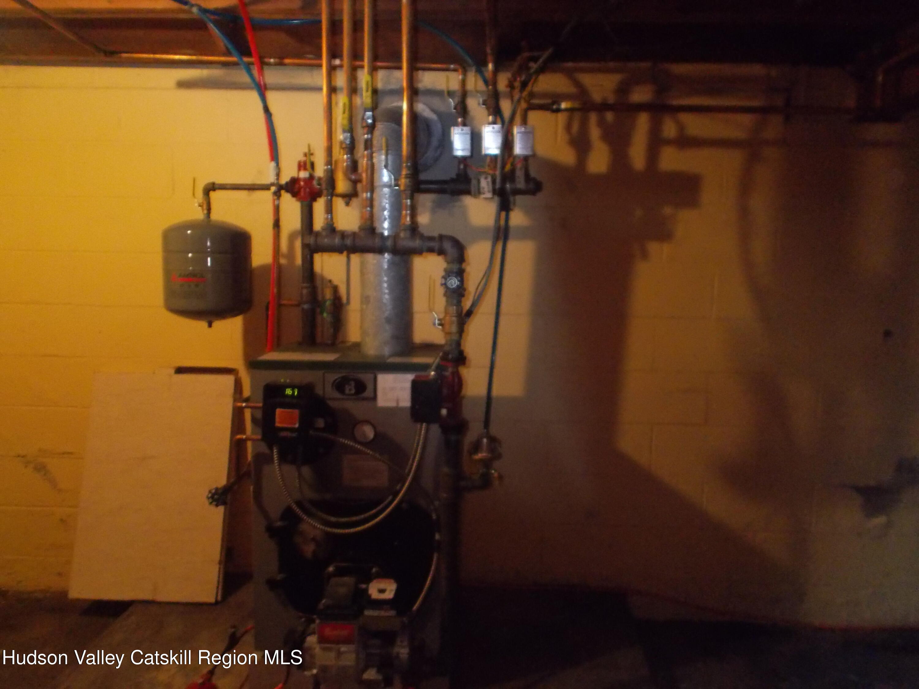 14 Strawberry Hill Road Poughkeepsie, NY 12601 - Photo 39 of 48