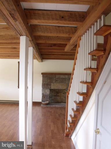 7037 Olinger Road Marshall, VA 20115 - Photo 10 of 30 a view of an entryway