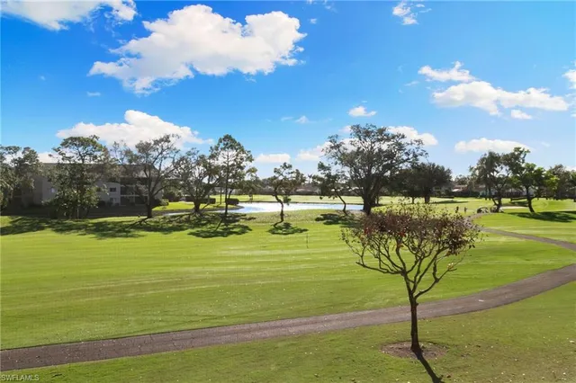 $299,000 | 1051 Foxfire Lane, Unit 206, Naples, FL 34104