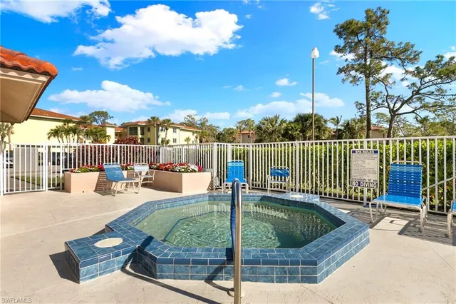 $299,000 | 1051 Foxfire Lane, Unit 206, Naples, FL 34104