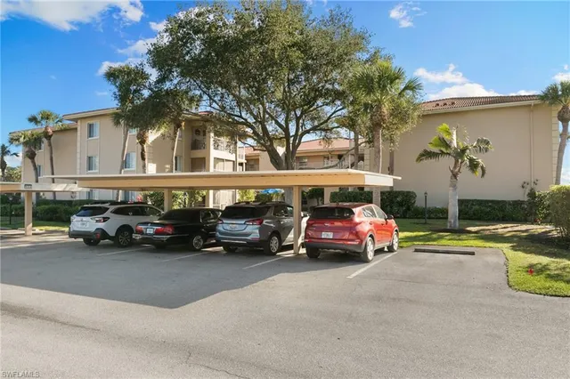 $299,000 | 1051 Foxfire Lane, Unit 206, Naples, FL 34104