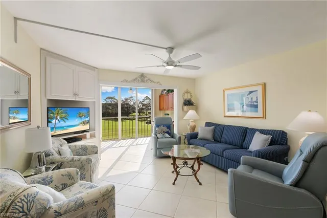 $299,000 | 1051 Foxfire Lane, Unit 206, Naples, FL 34104