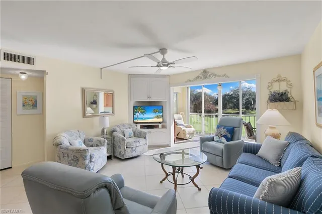 $299,000 | 1051 Foxfire Lane, Unit 206, Naples, FL 34104