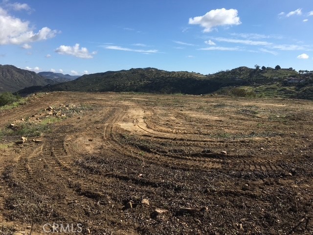 39939 Jones Road Fallbrook, CA 92028 - Photo 2 of 36 a view of lake and mountain
