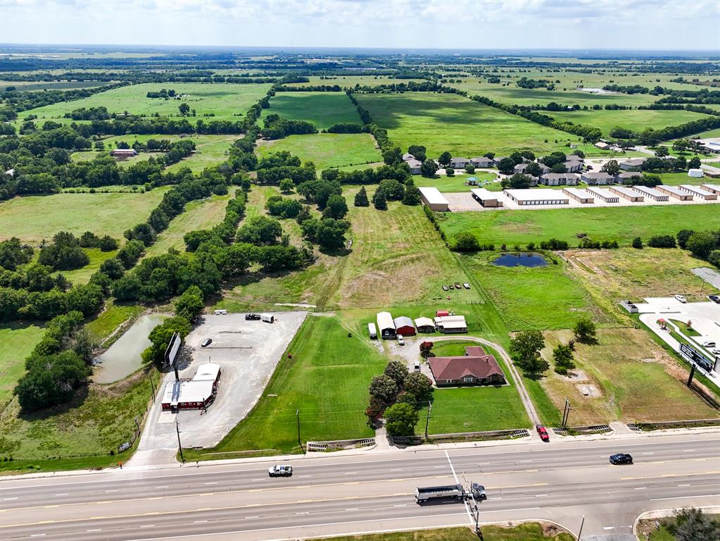 1709 State Highway 121 Bonham, TX 75418 - Photo 7 of 12