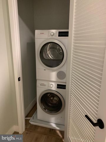 $400,000 | 1300 4th Street Southeast, Unit 202, Washington, DC 20003