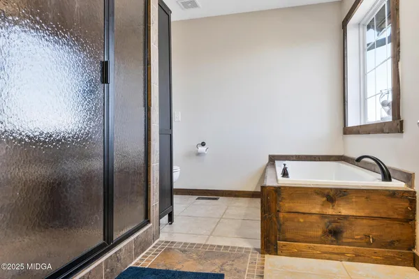 a close view of sink