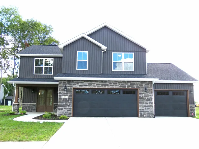 $439,900 | 909 South Hoke Avenue, Frankfort, IN 46041