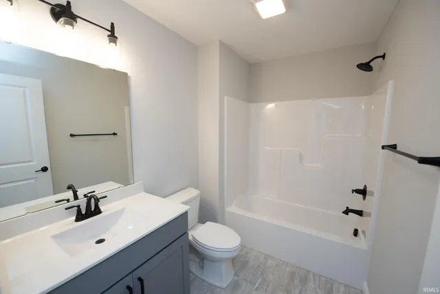 $439,900 | 909 South Hoke Avenue, Frankfort, IN 46041