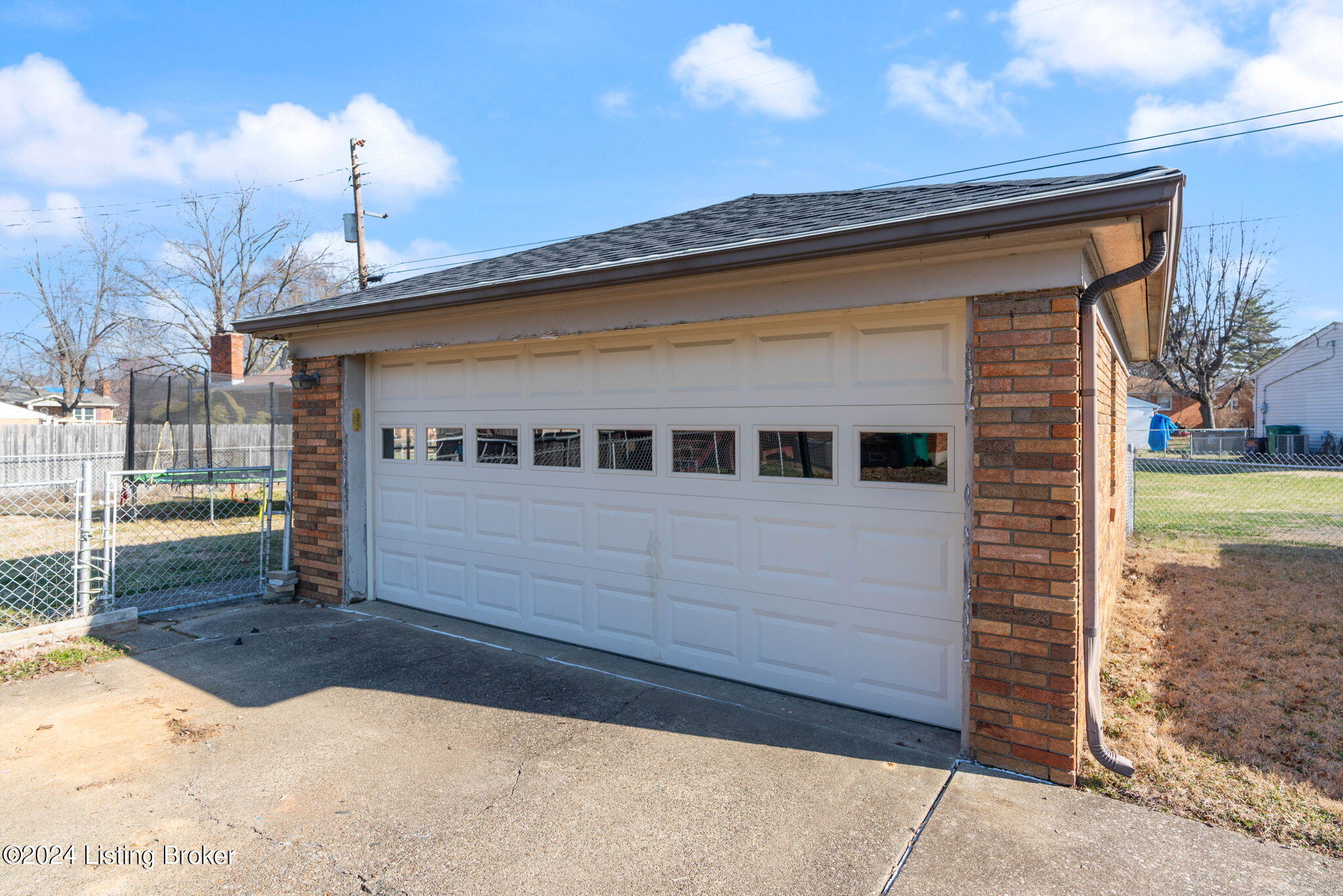 8205 Smithton Road Louisville, KY 40219 - Photo 6 of 50 8205 Smithton Rd-7