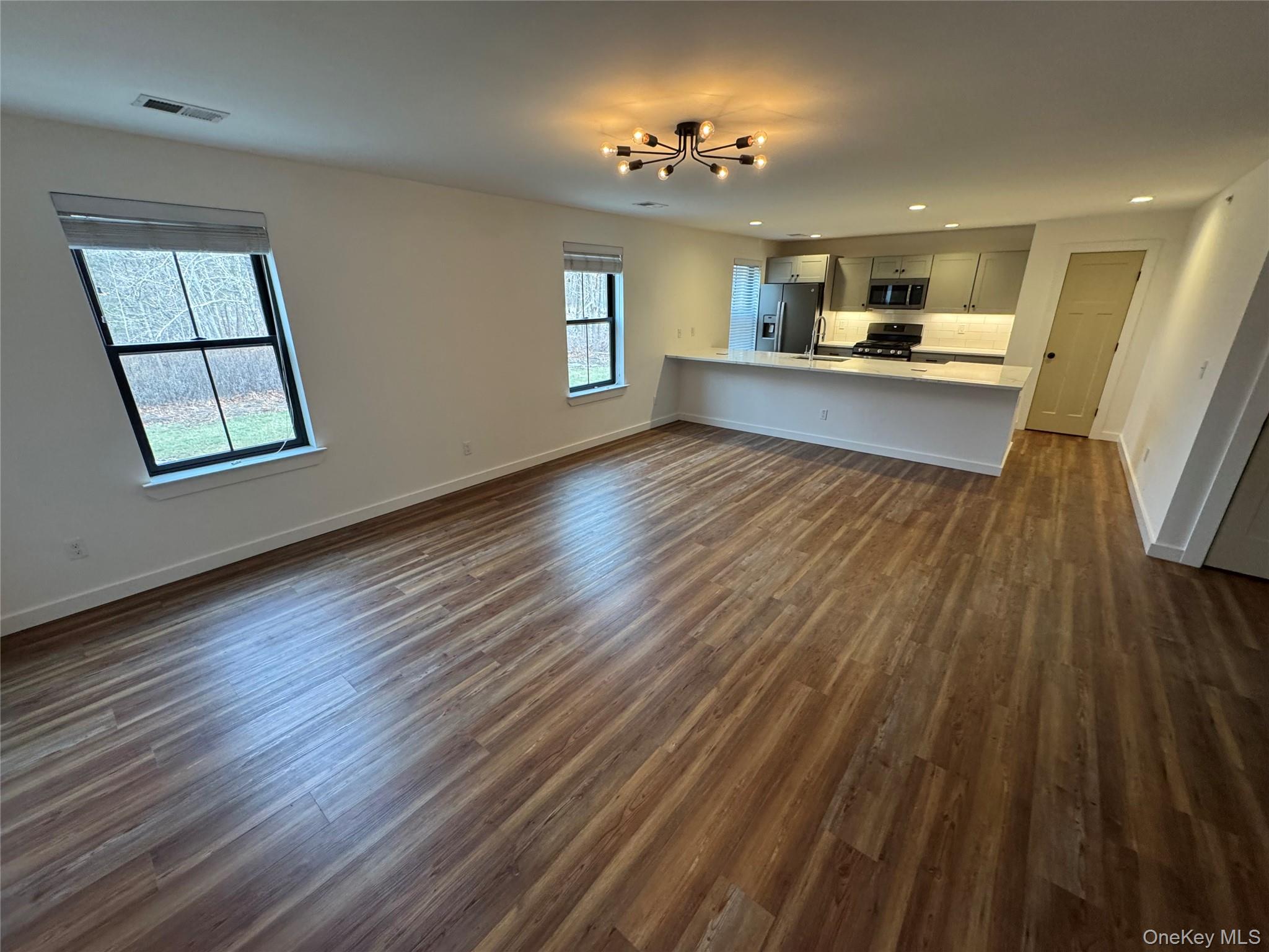 669 Sheafe Road, Unit 111 Poughkeepsie, NY 12601 - Photo 6 of 16