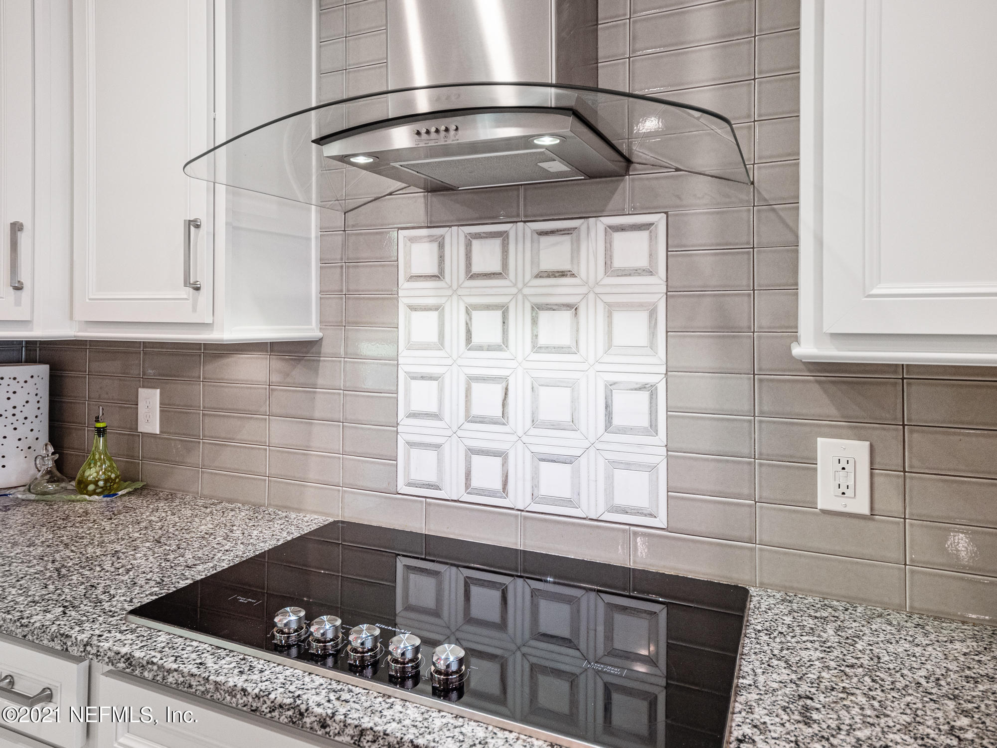 109 Spring Tide Way Ponte Vedra, FL 32081 - Photo 11 of 61 Designer Tile Backsplash