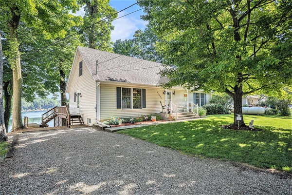 $749,000 | 15891 Lakeview Drive, Buchanan, MI 49107