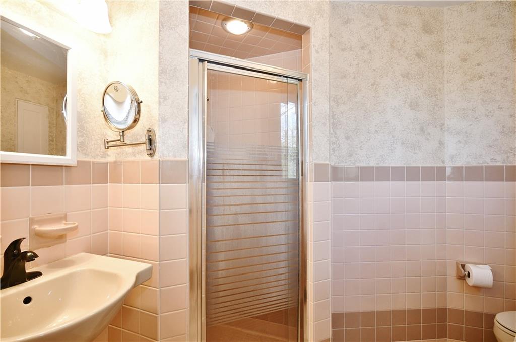 127 Conover Road Pittsburgh, PA 15208 - Photo 19 of 25 Gallery Image 19