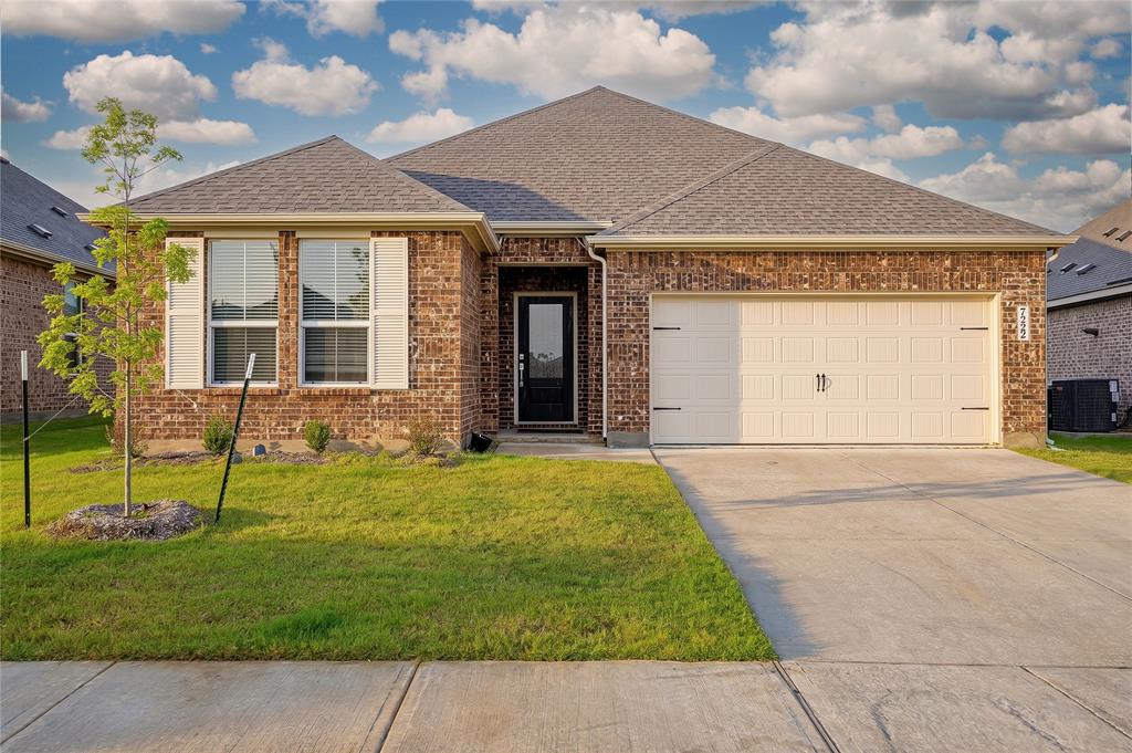7222 Amber Barn Avenue Pilot Point, TX 76258 - Photo 1 of 27