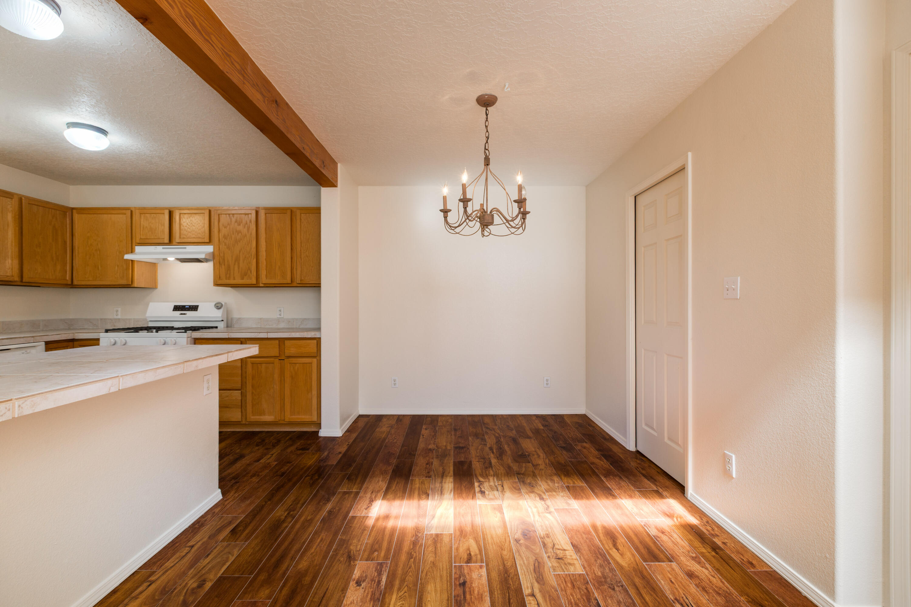 635 Reeves Place Southwest Los Lunas, NM 87031 - Photo 6 of 22 Gallery Image 6