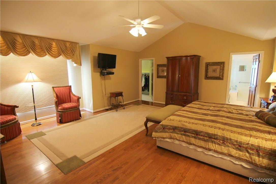 3178 Hedgewood Lane Rochester, MI 48309 - Photo 25 of 40 Hedgewood Ln Master Bedroom.jpg