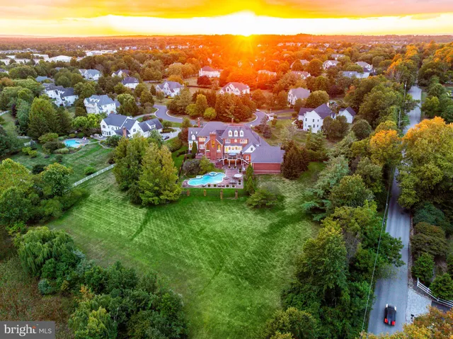 an aerial view of multiple house