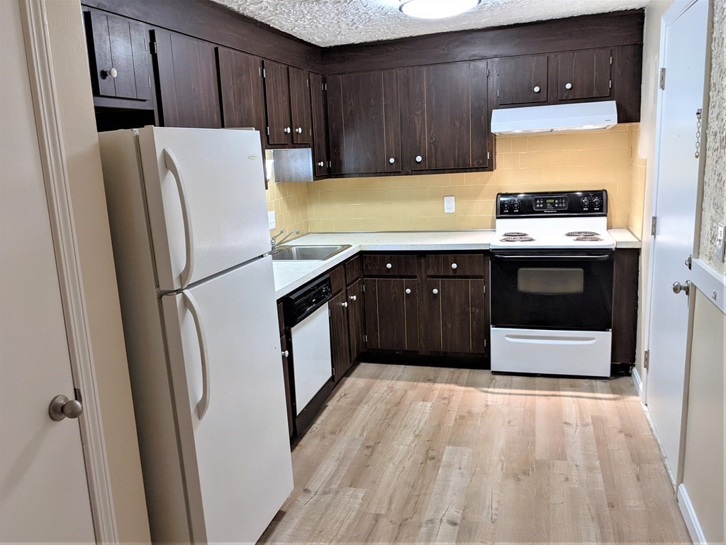 318 Codman Hill Road, Unit 23E Boxborough, MA 01719 - Photo 2 of 11