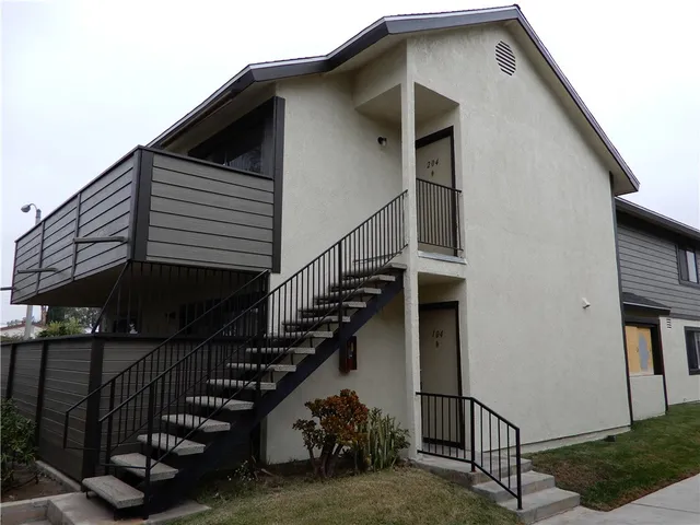 a view of entryway and hall