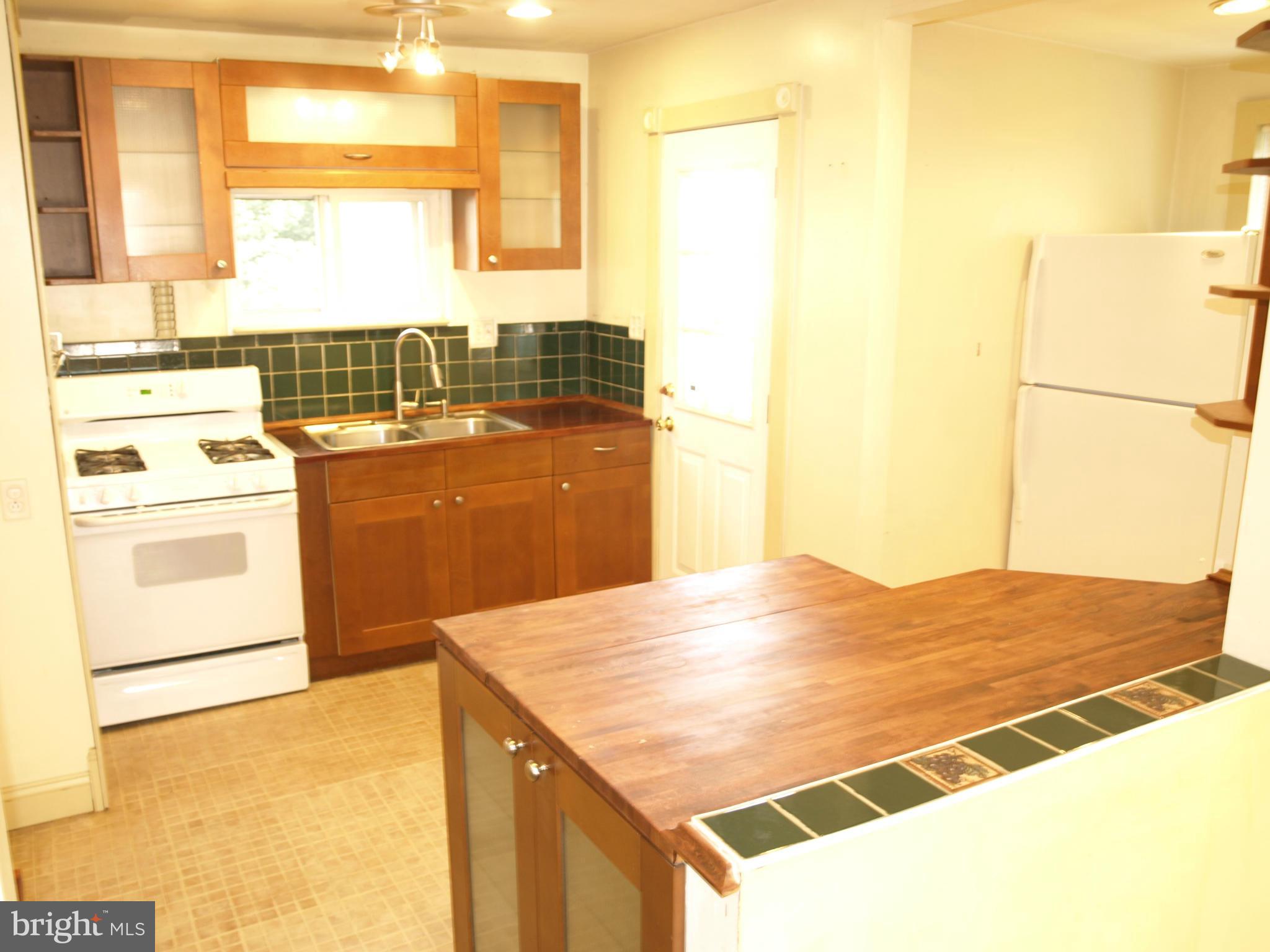 637 Cresswell Road Baltimore, MD 21225 - Photo 2 of 30 Gourmet Kitchen