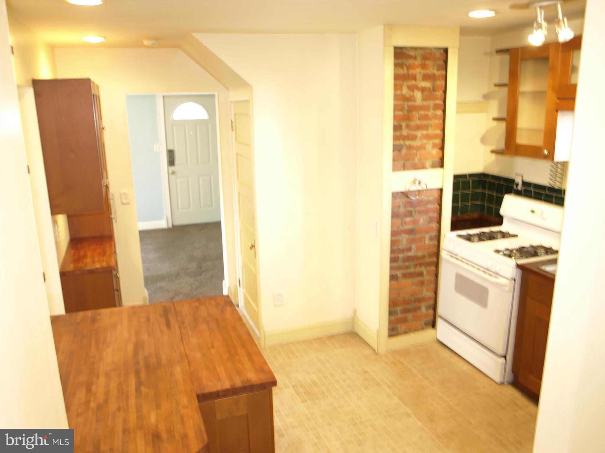 637 Cresswell Road Baltimore, MD 21225 - Photo 11 of 30 Kitchen