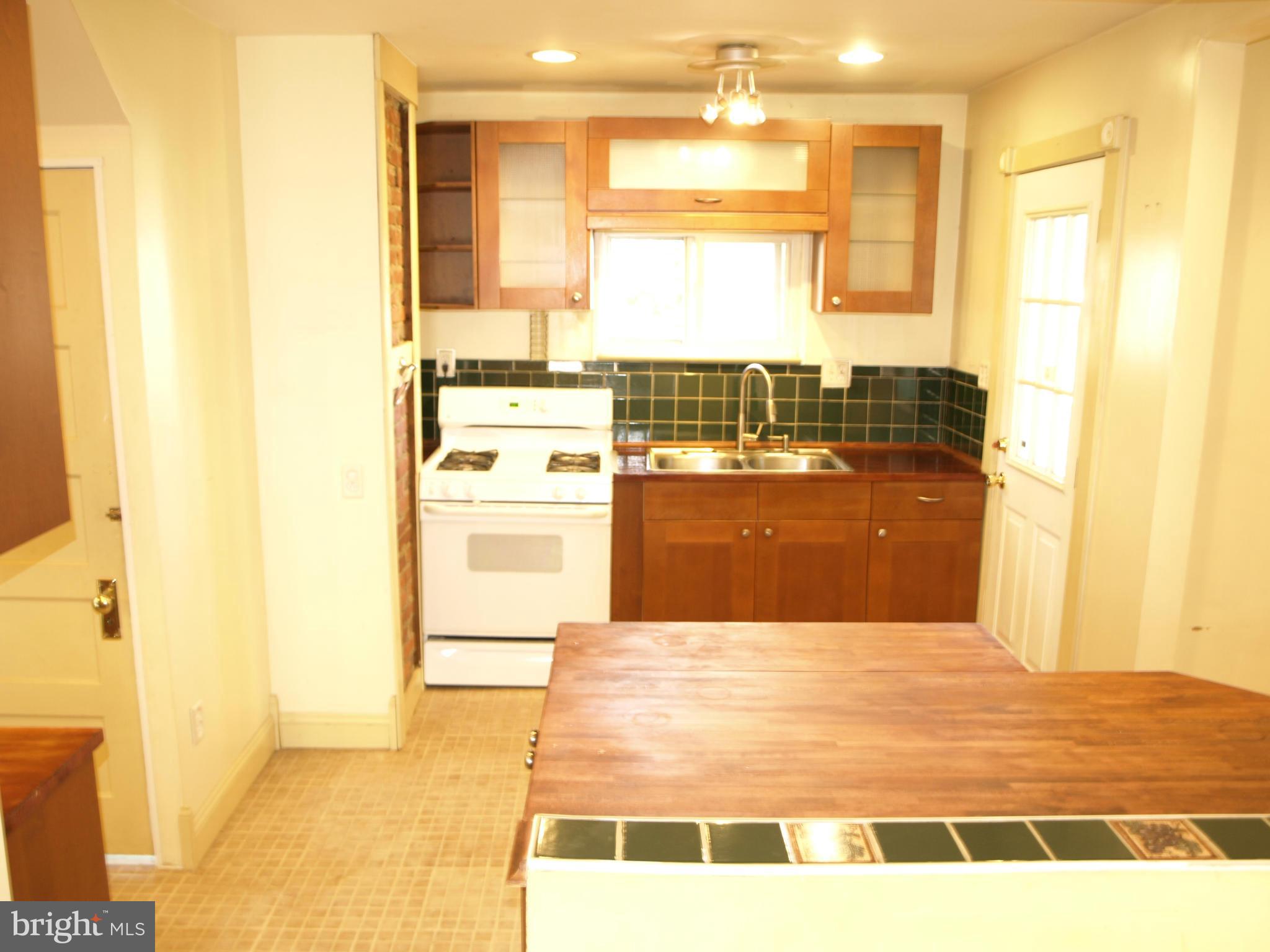 637 Cresswell Road Baltimore, MD 21225 - Photo 22 of 30 Kitchen