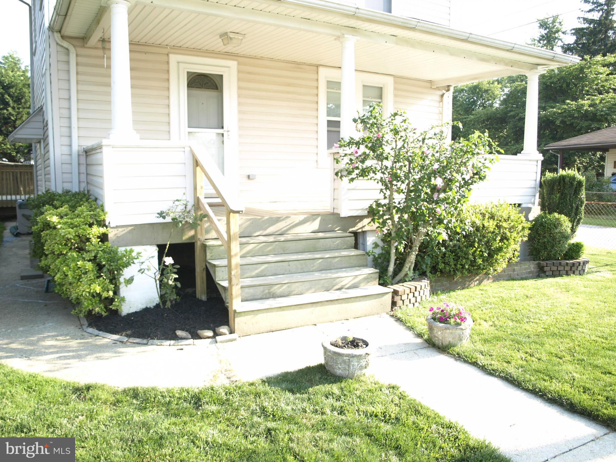 637 Cresswell Road Baltimore, MD 21225 - Photo 23 of 30 Porch Front
