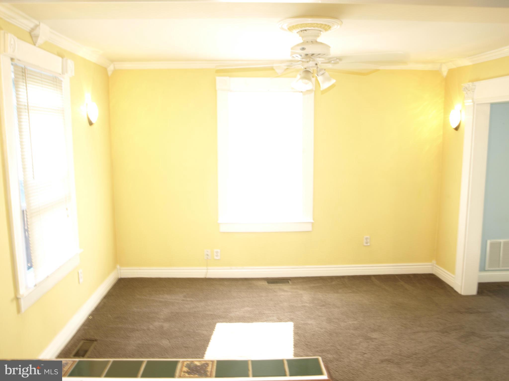 637 Cresswell Road Baltimore, MD 21225 - Photo 26 of 30 Dining Room