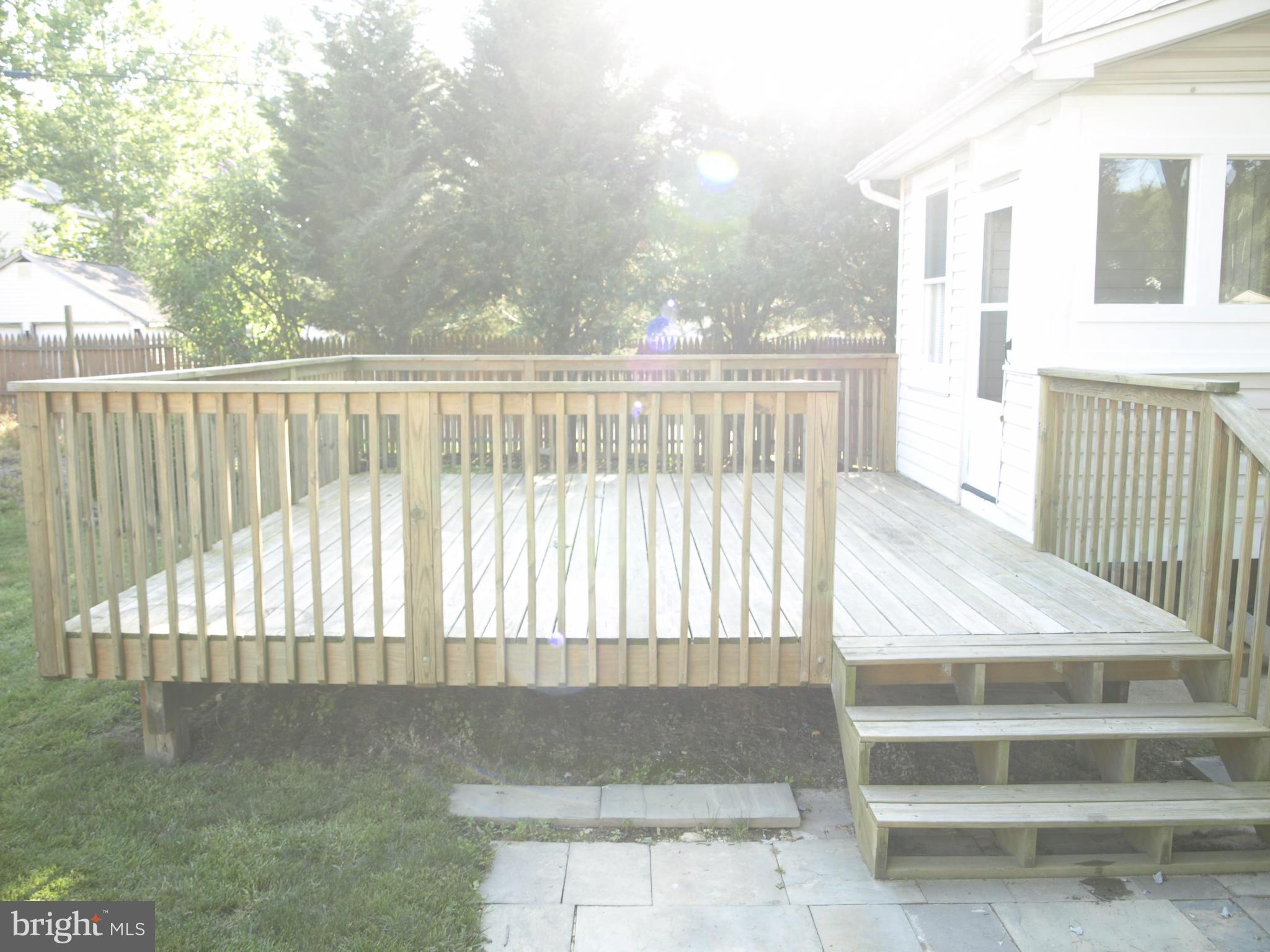 637 Cresswell Road Baltimore, MD 21225 - Photo 8 of 30 16x16 Deck