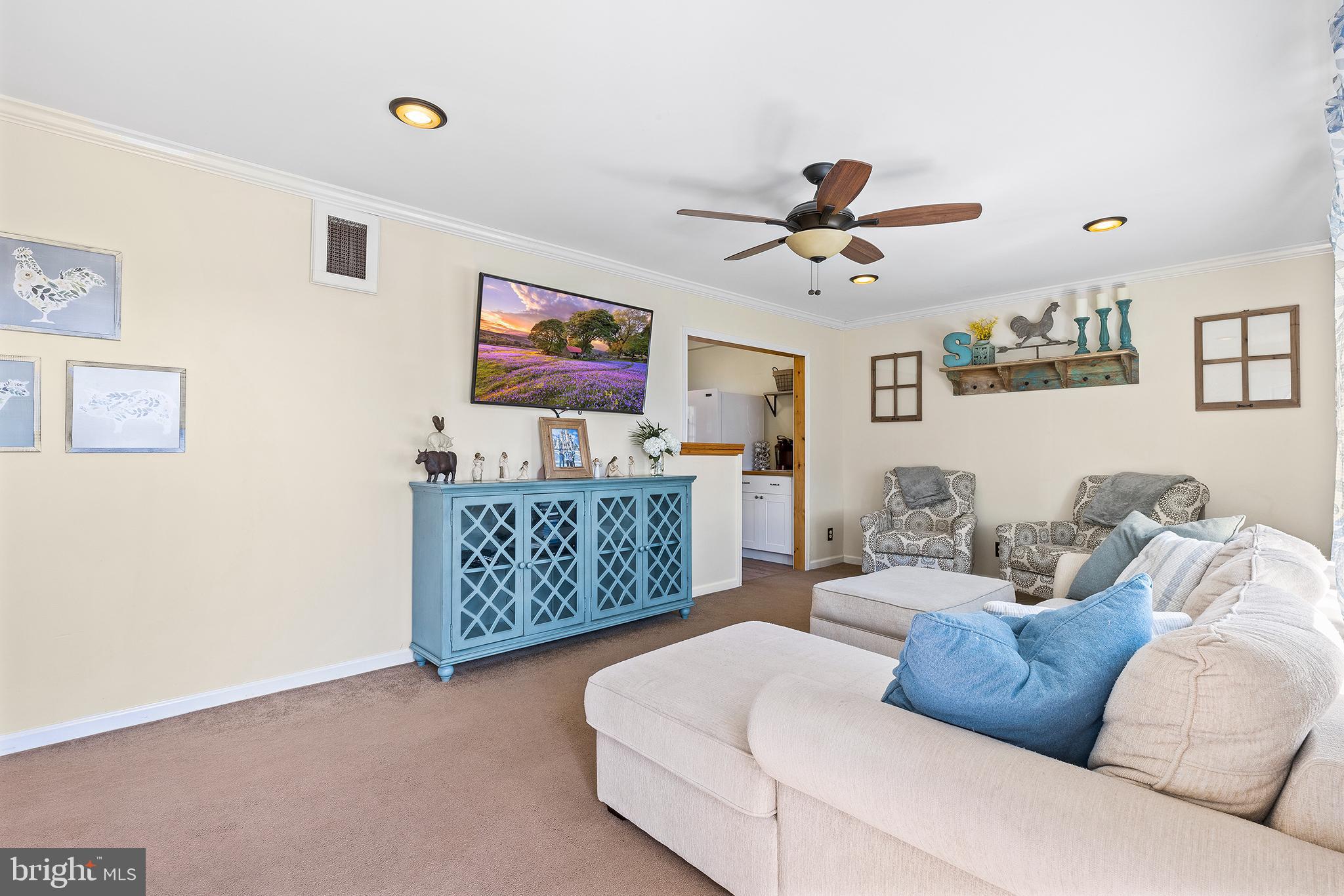 261 Cardiff Road Fairless Hills, PA 19030 - Photo 3 of 36 Living Room