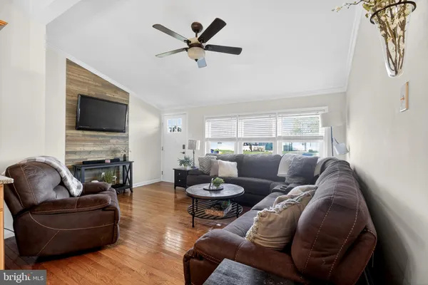 $330,000 | 525 North Coles Avenue, Maple Shade, NJ 08052